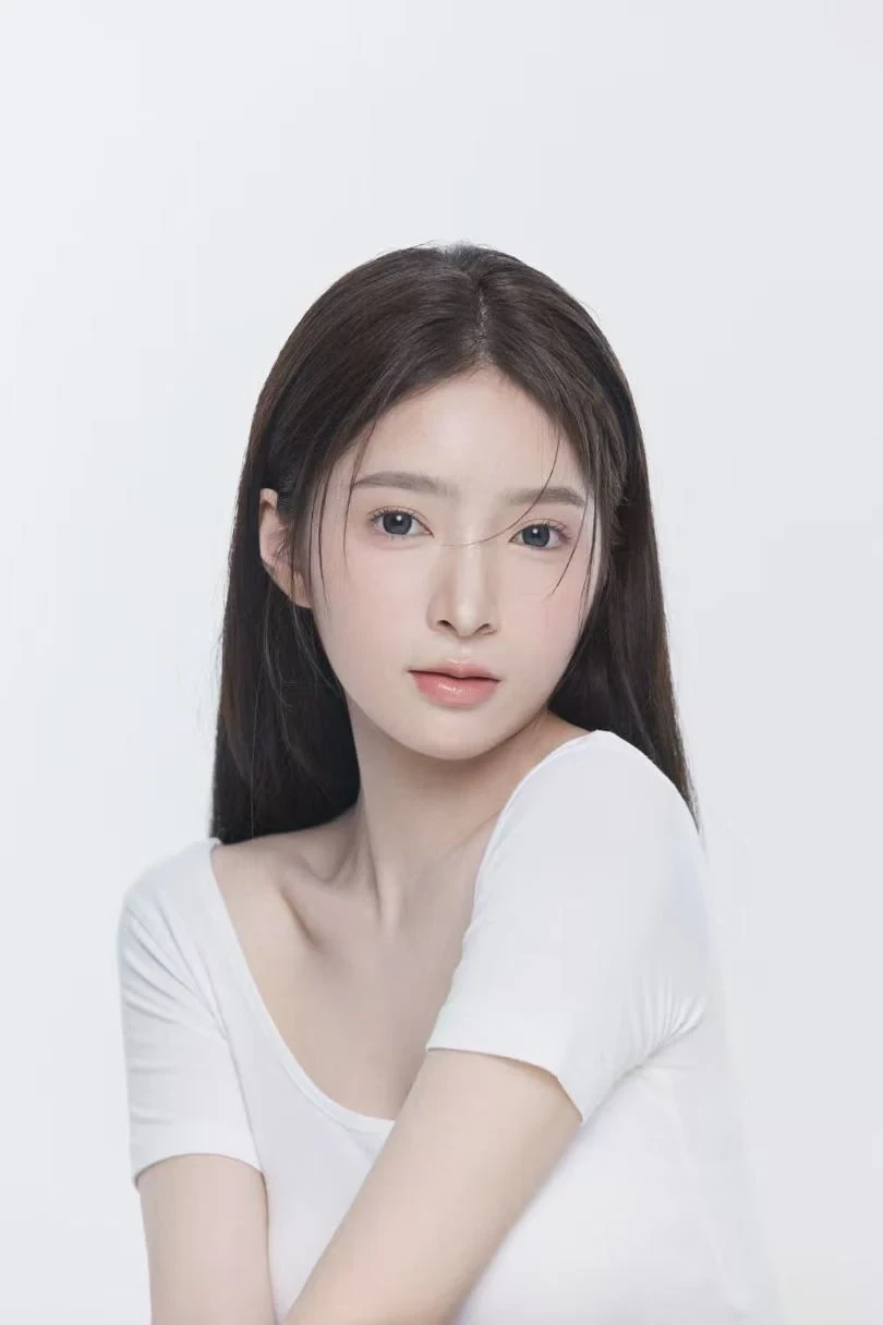 马睿娜公开肖像